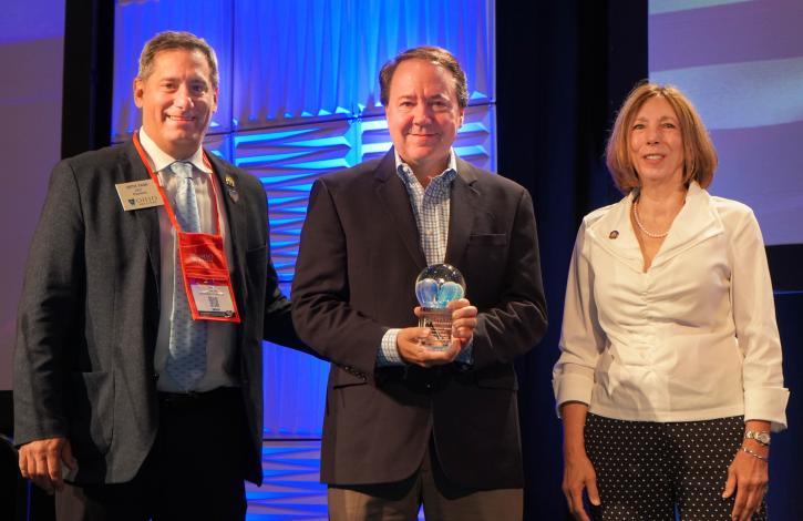 Ohio REALTORS honors President and Chief Executive Officer of the Ohio Business Roundtable Pat Tiberi with the Association’s 'Public Service Award'