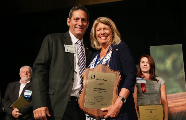 Lisa Stewart receives Ohio's 2019 'REALTOR of the Year' Award